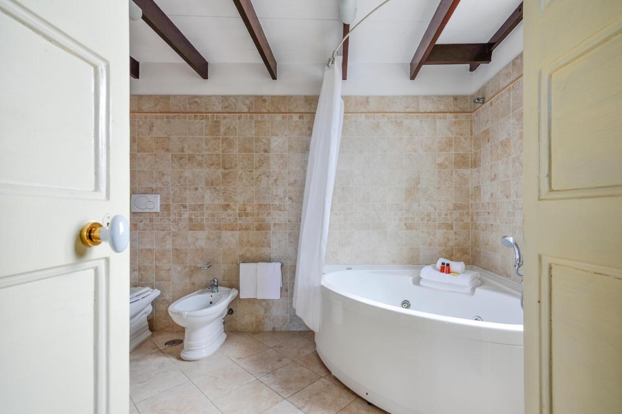 Castriota 19 - Jacuzzi Apartment Sit Lecce Luaran gambar